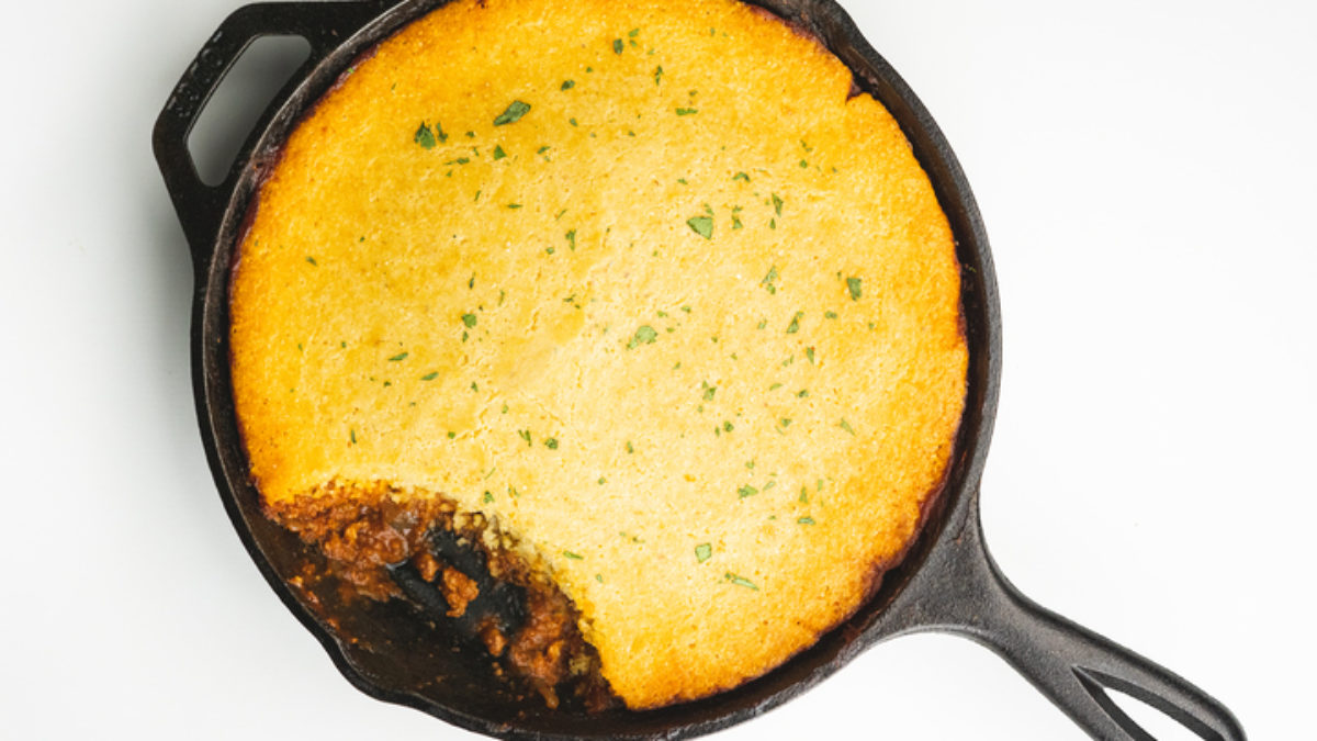 Cornbread Chili Pie Homemade Cooking   Cornbread Hero 1200x675 